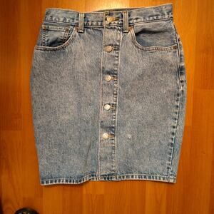 Levi’s Denim Mini Mom Skirt Women’s — Classic Blue, Clean Finished Hem, Size 27